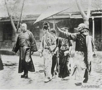 ​末代皇后婉容的老照片，最美的还是最后一张