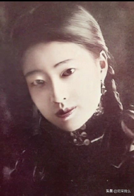 末代皇后婉容的老照片，最美的还是最后一张