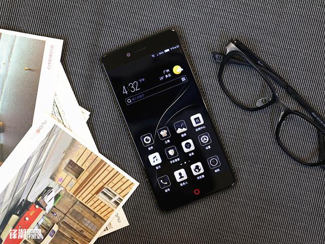 今年最流行几款手机（出街回头率百分百的5款热门手机）(2)