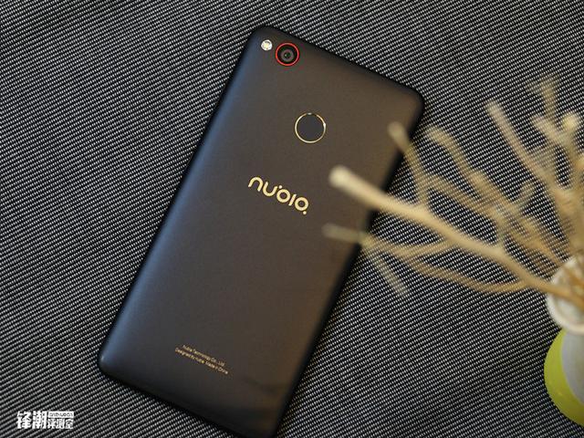 今年最流行几款手机（出街回头率百分百的5款热门手机）(5)