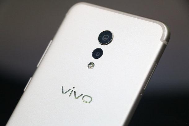 今年最流行几款手机（出街回头率百分百的5款热门手机）(13)