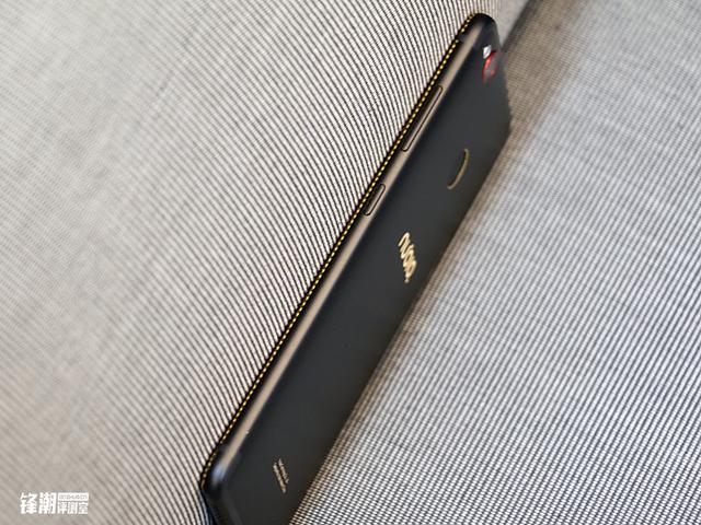 今年最流行几款手机（出街回头率百分百的5款热门手机）(4)