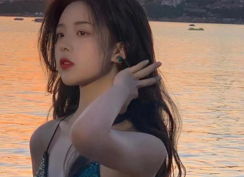 司机深夜见女乘客貌美，起邪念欲行不轨