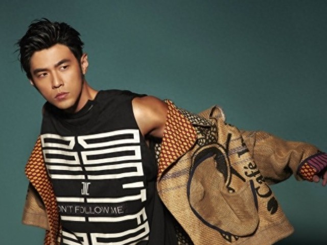 最新唱片销量排行榜，坤坤榜上无名花花仅排第二，看到榜首：恭喜