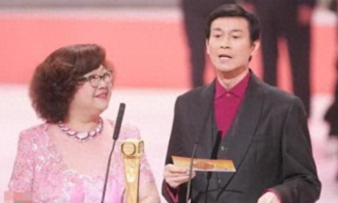 不老男神郑少秋，年轻时竟是一情场浪子