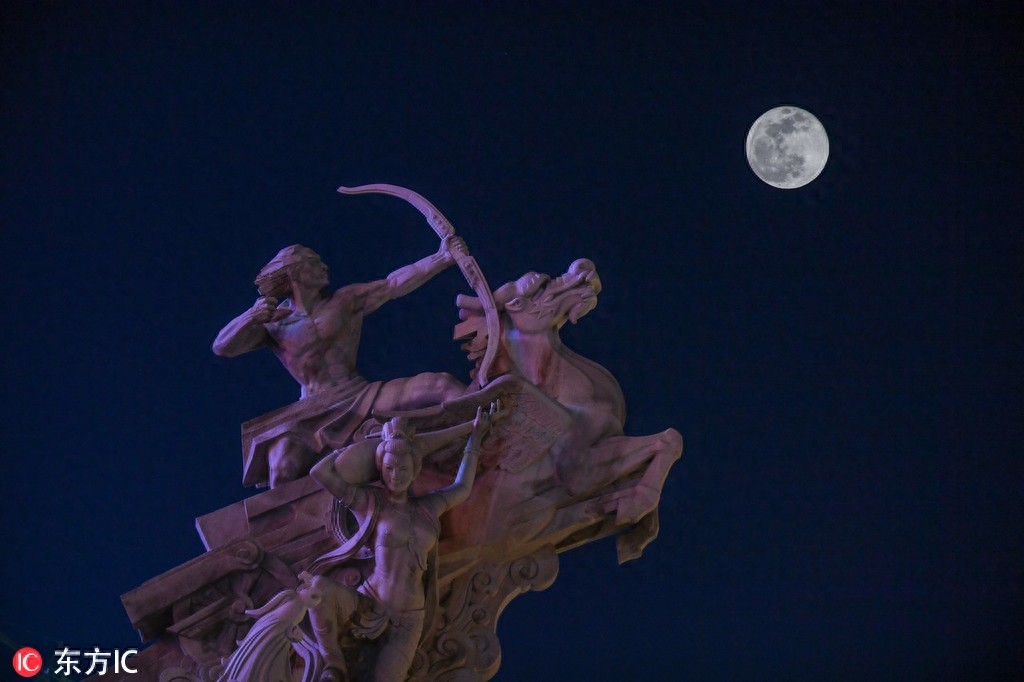 你看这个月亮它又大又圆，2019首轮“超级月亮”昨晚现身，美skr人