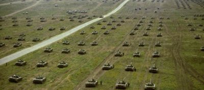 ​巅峰时期的苏军有多强？一周就能推平北约，西方寄望我们出手相助