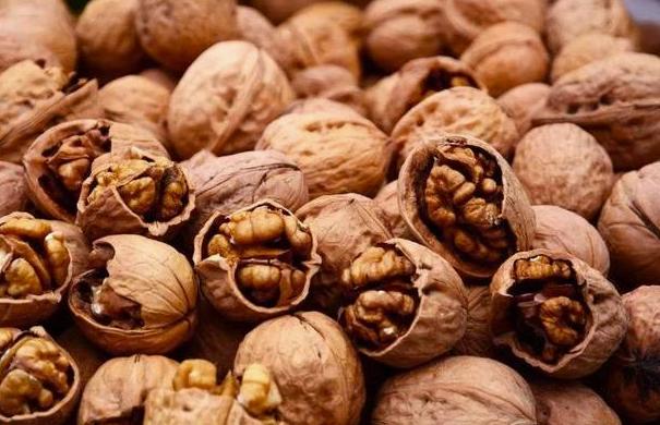 每天吃几个核桃最好呢（一天吃几个核桃最好）