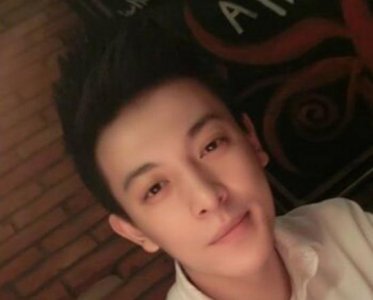 男生瓜子脸适合的短发发型图片 有无刘海都很帅