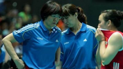 ​女排绿叶赖亚文33岁结婚，婚后与丈夫分居，回家时儿子喊她：阿姨