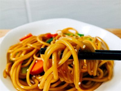 ​意大利面这么做特好吃，早餐来一碗，简单省时几分钟就做好