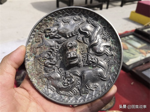 古人使用的镜子啥样子？实拍小城大集上的“古铜镜”，真假难辨