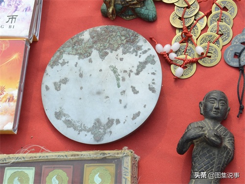 古人使用的镜子啥样子？实拍小城大集上的“古铜镜”，真假难辨