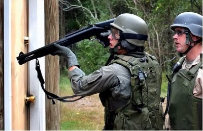 ​雷明顿 M870: 突防先锋