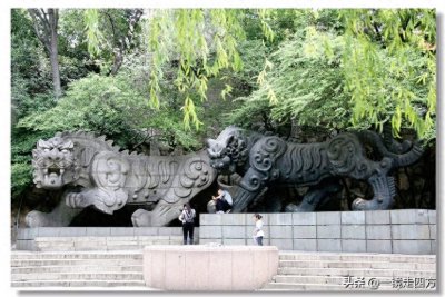 泉城济南的三大名泉之一：黑虎泉