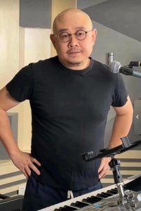 ​刀郎新歌《绣红旗》：一曲赞歌唱响时代精神