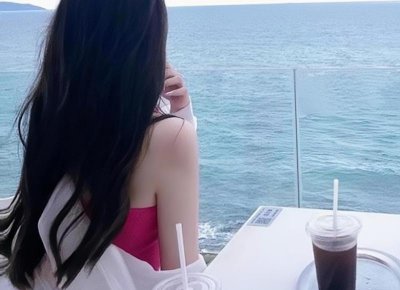 ​里面塞着小玩具坐地铁有什么感觉？