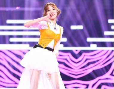 ​见惯了可爱风格的宋雨琦，再看看这些“御姐”照，瞬间帅出新高度