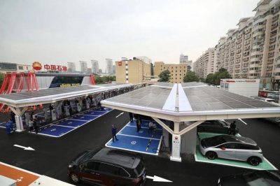 ​中石油首座“超级充电 + 便利店”综合示范站投运