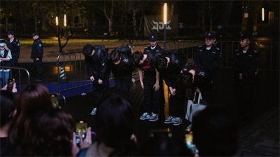 ​LPL最惨教练诞生！输2场比赛就被开除，知情人爆料：他想殴打选手