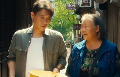 ​不会演就别瞎演！看《青山是故乡》的褚栓忠，才知何为“真农民”